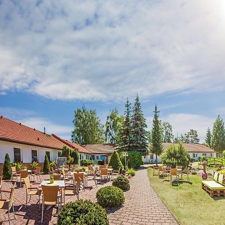 Hotel Pommerscher Hof Zinnowitz Exteriör bild
