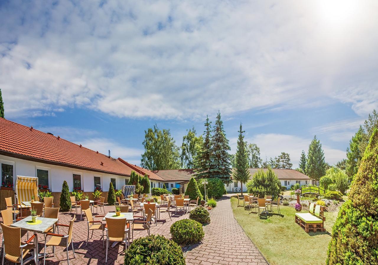 Hotel Pommerscher Hof Zinnowitz Exteriör bild